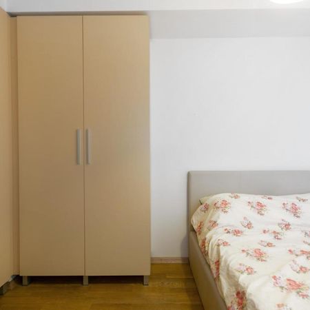 One Bedroom Apartment With Private Parking Skopje Luaran gambar