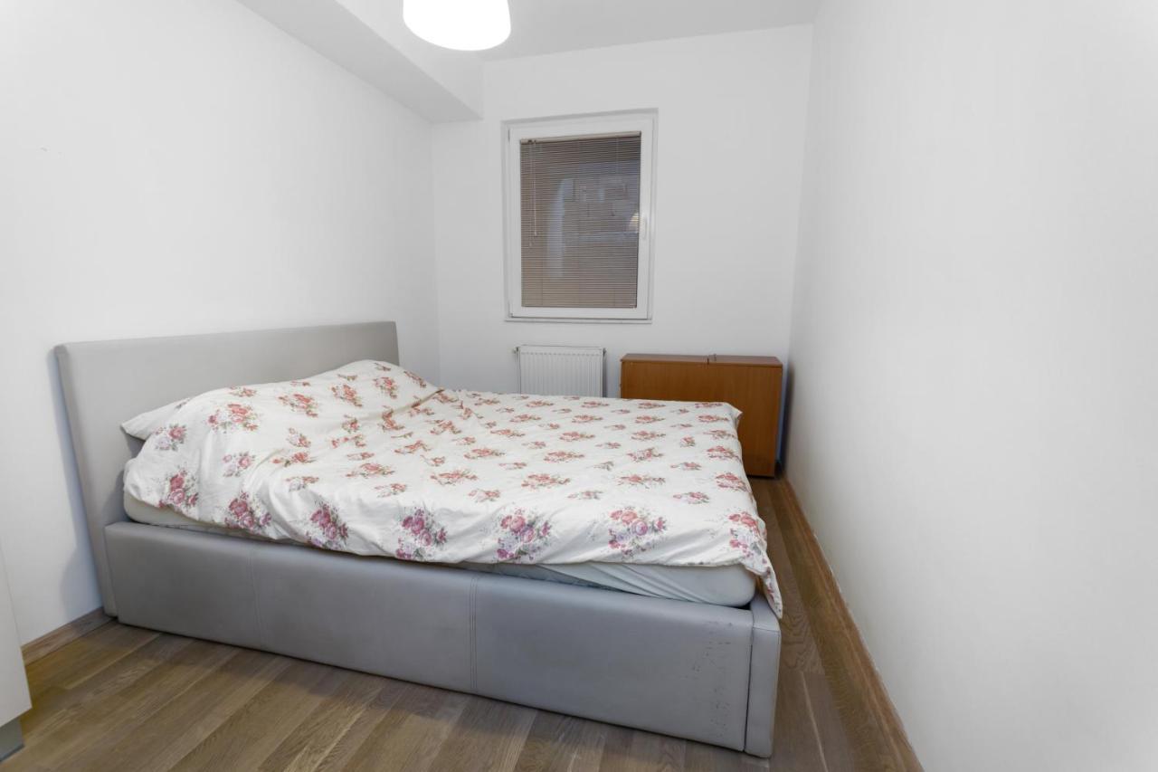 One Bedroom Apartment With Private Parking Skopje Luaran gambar