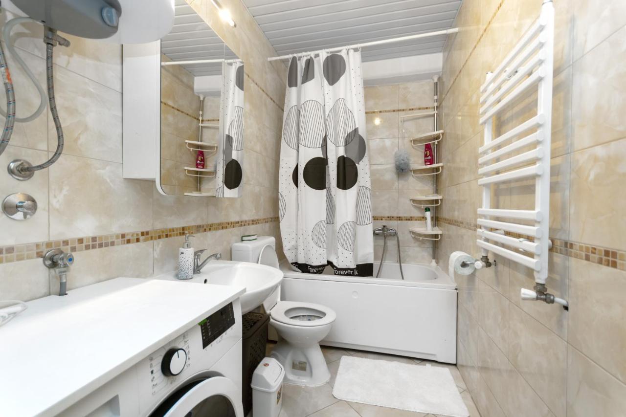 One Bedroom Apartment With Private Parking Skopje Luaran gambar