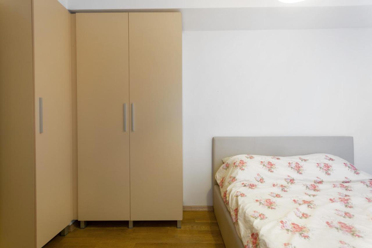 One Bedroom Apartment With Private Parking Skopje Luaran gambar